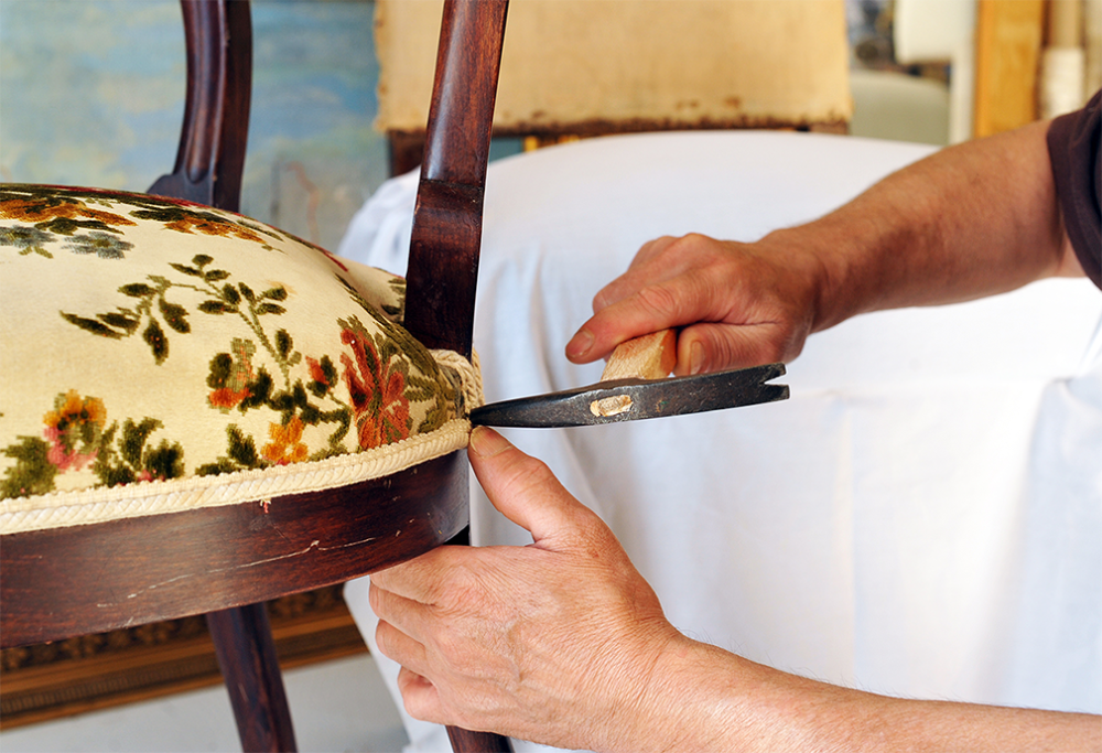 Restauration fauteuil à Antibes