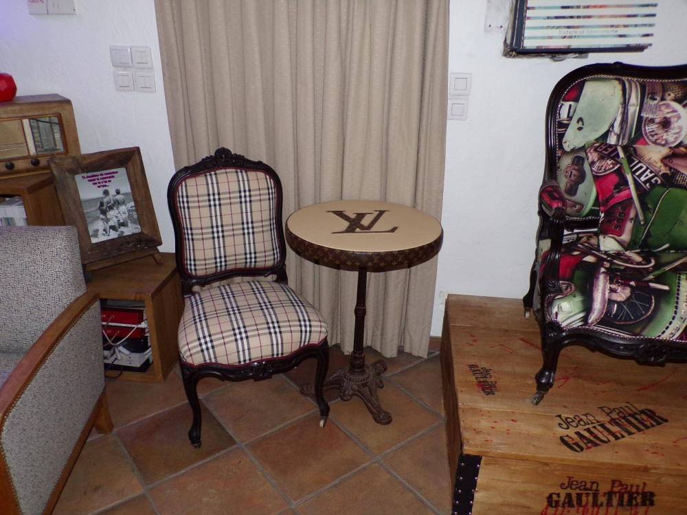 table louis vuiton